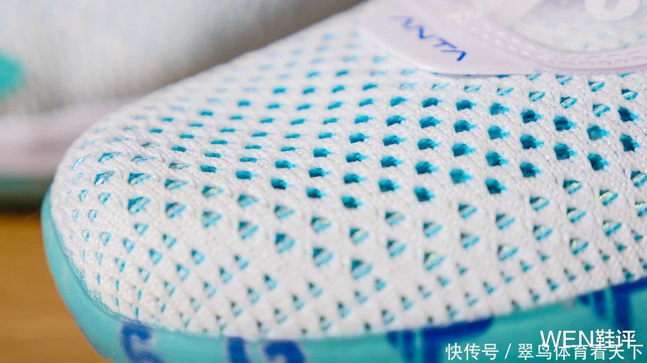 当良心国产遇到“国际知名香水”,666块就能入手的联名球鞋