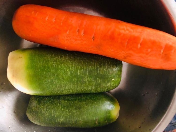 炸丸子的老做法,外酥里嫩,放上一宿也不硬,营养又解馋