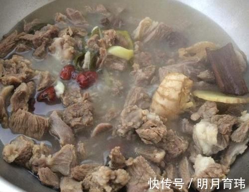 羊汤|炖羊肉时千万不要乱放，放了它又膻又腥还不鲜，一锅羊肉白炖了
