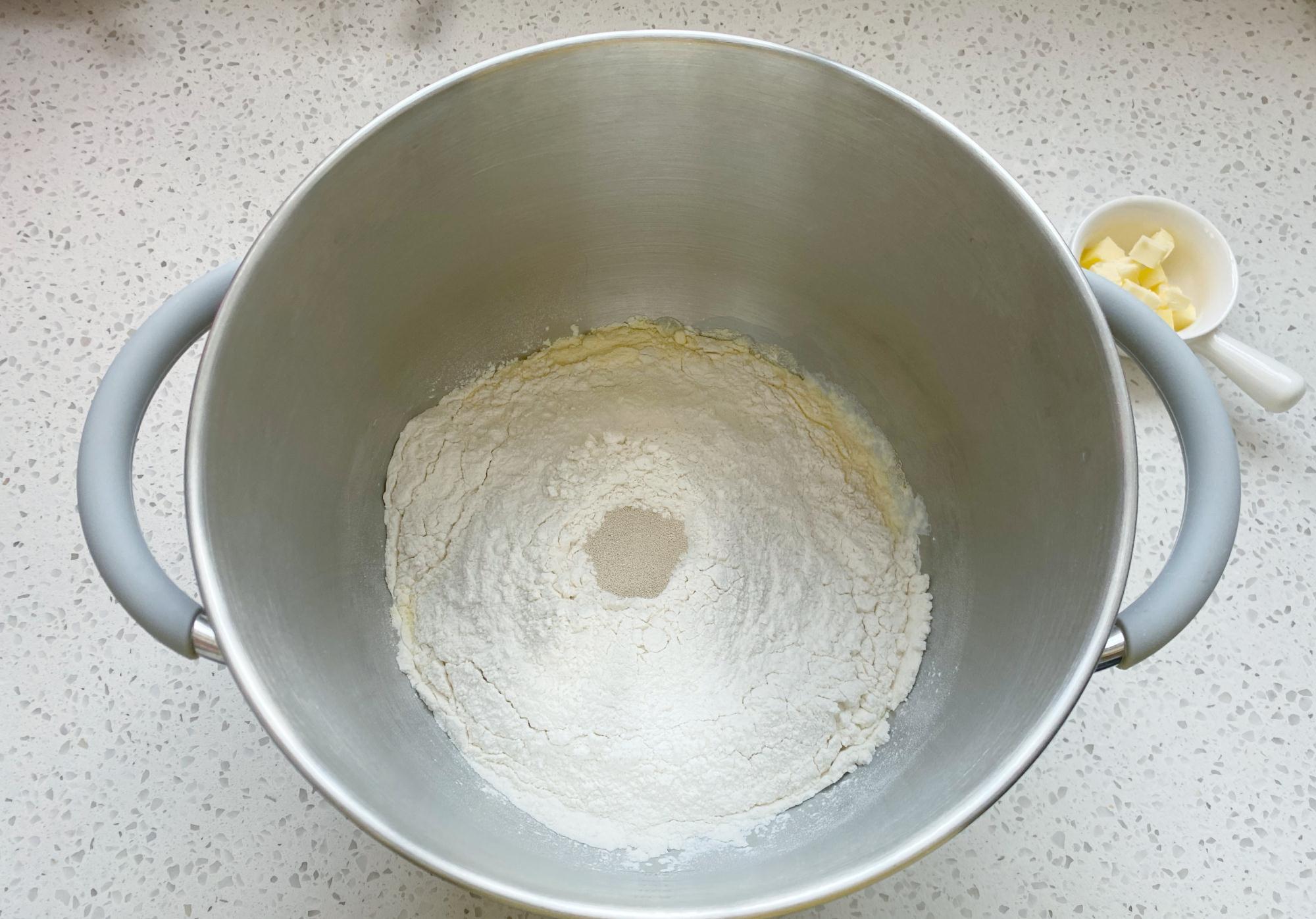 金黄香酥，柔软细腻又拉丝，1次发酵手撕椰蓉吐司，学会了不用买