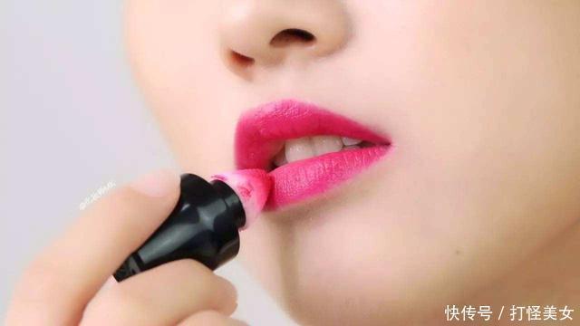 口红|为什么涂完口红不能“抿”嘴巴?化妆师说出真相,看完终于明白了