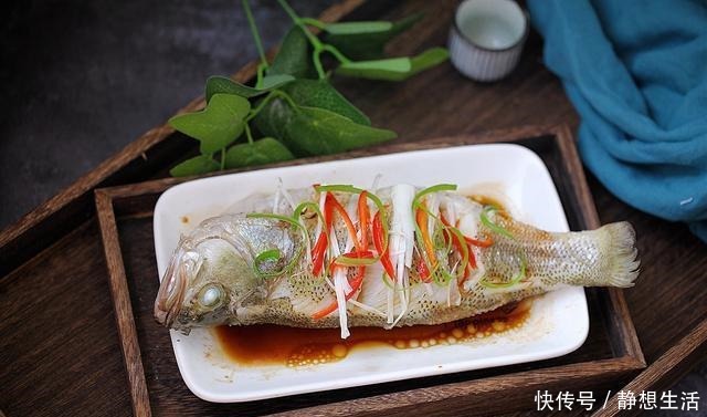 鱼不论怎么蒸都发腥牢记这2点,不腥肉嫩还很鲜