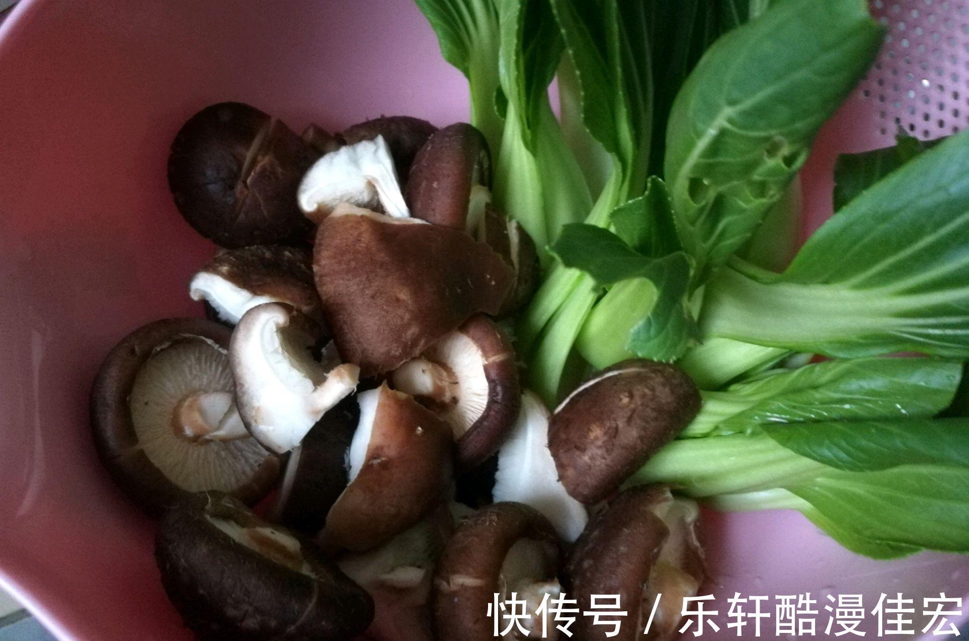 大鱼大肉吃太腻,试试这道蚝油香菇炒油菜,味道鲜香,清新解腻