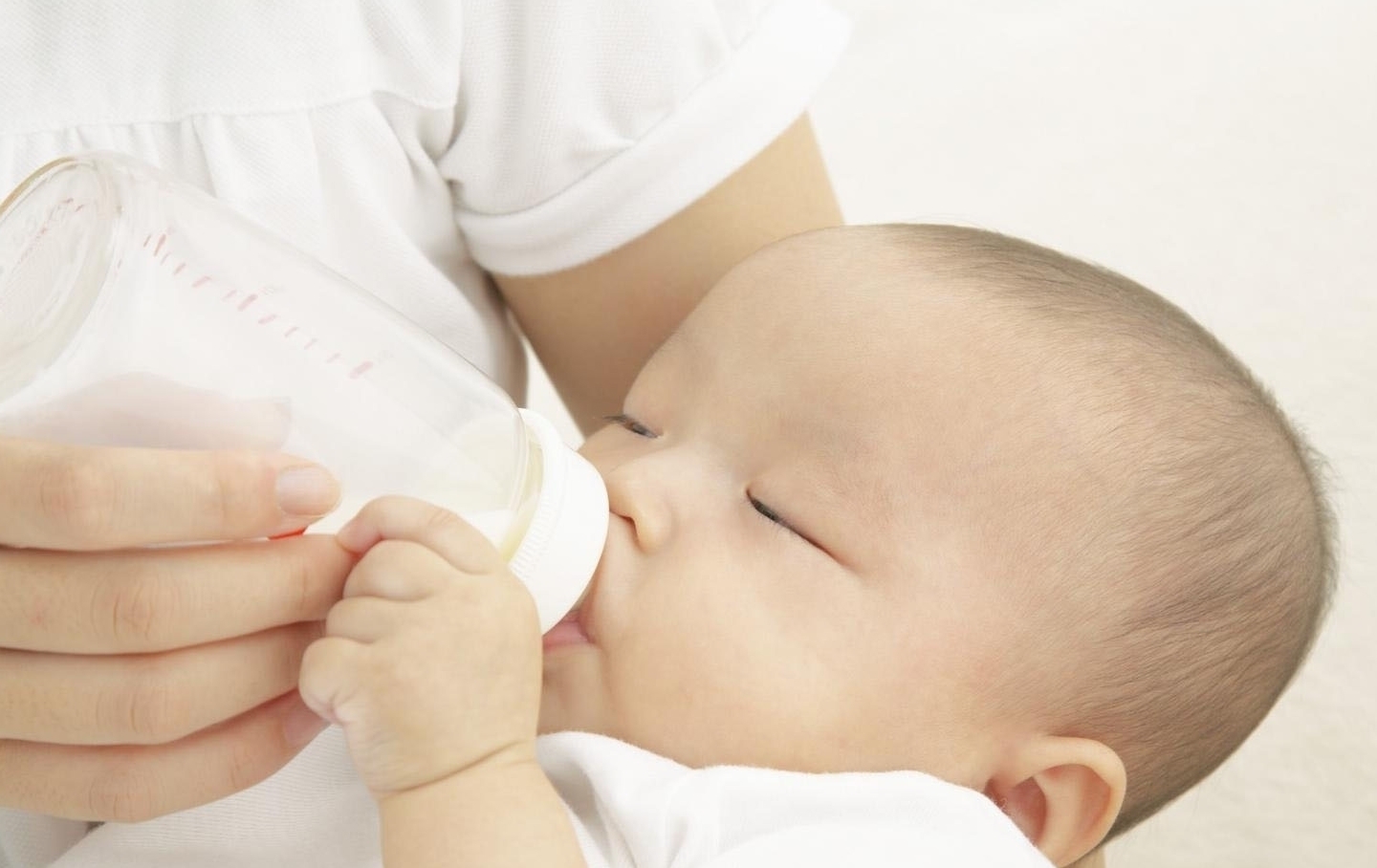 宝妈|头脑发育差的宝宝,会有这4个表现,中了一个,父母就要紧张起来