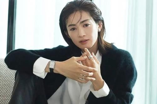 好衣服≠贵衣服，记住这3点，平价衣服也能轻松穿出高级感