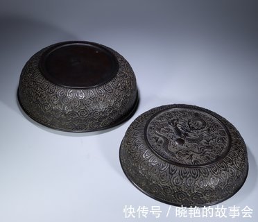 果盒!清代紫檀木雕·祥云龙纹果盒