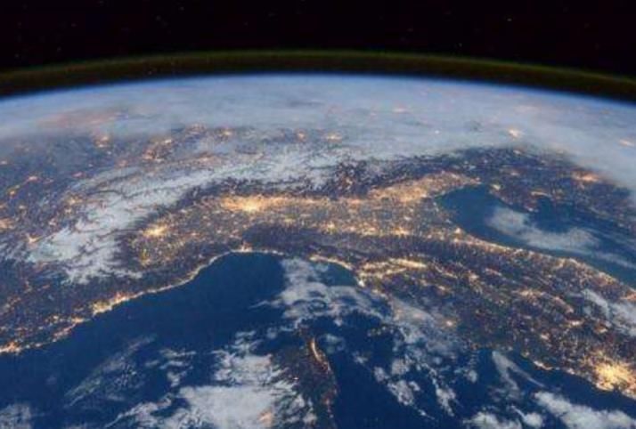 地球早已不是蔚蓝色的了看到最新卫星图这还是我们的家园吗