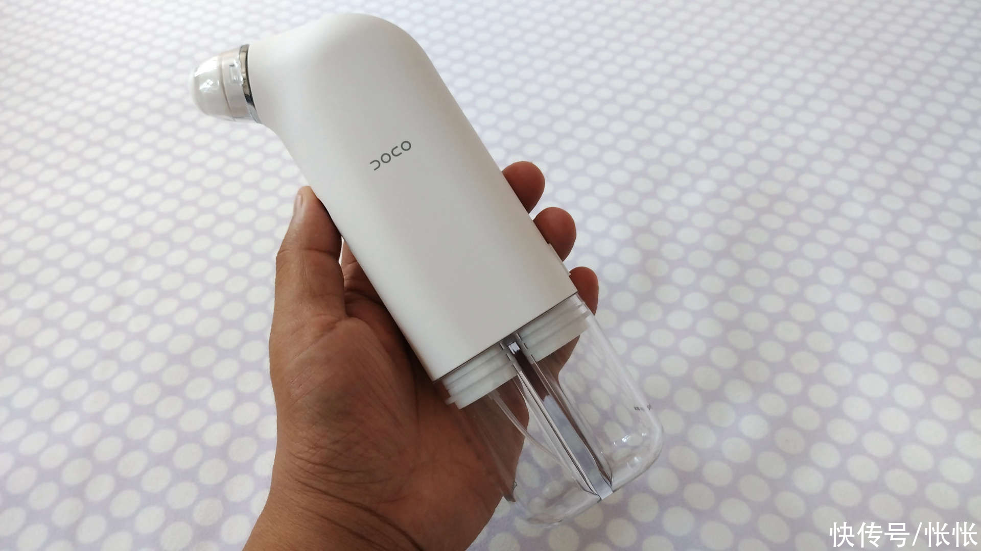 毛孔|一泡一吸，给毛囊洗个温泉浴，DOCO超微小气泡毛孔吸尘器体验