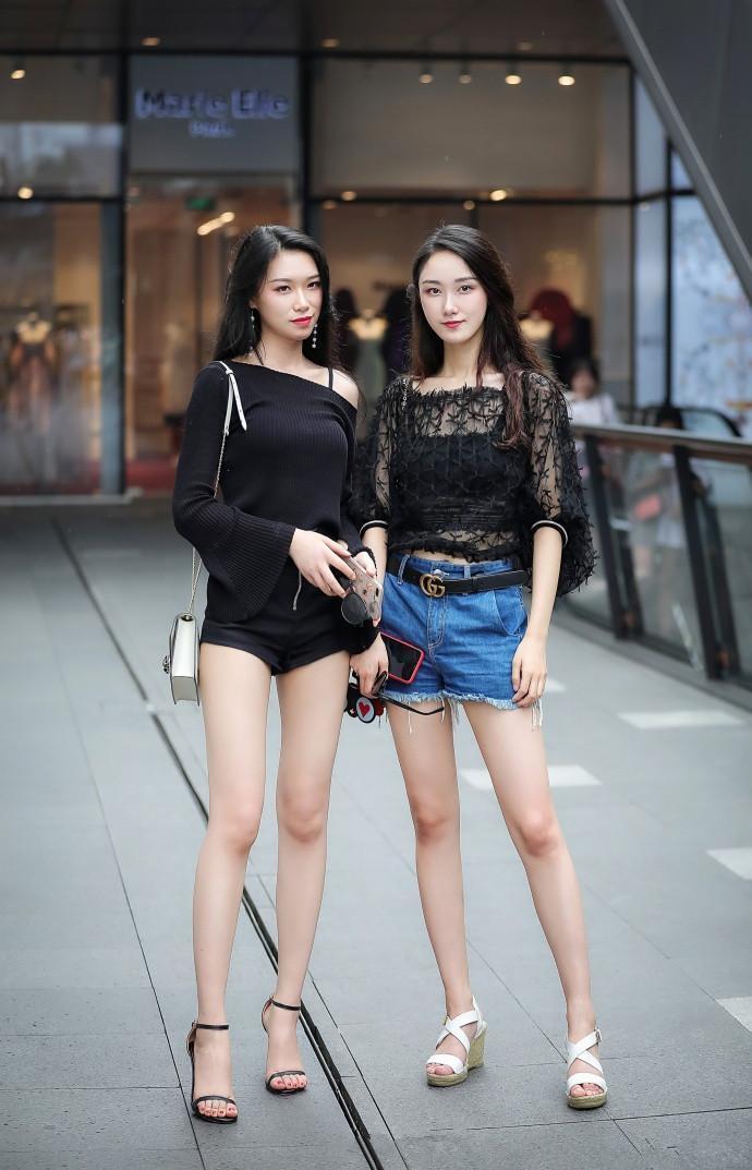 貌美|街拍貌美肤白的小姐姐,轮廓性感分明,散发性感的韵味