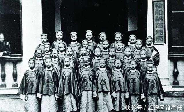 好大喜功,与同僚大打出手,颓废青年因何成为晚清一代“圣相”?