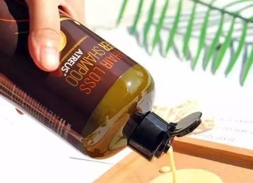 擦玻璃不用爬窗,有个小妙招,让玻璃干干净净