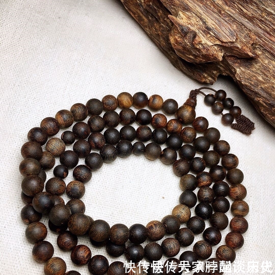沉香|沉香中的上品奇楠,香味高雅尊贵,香醇之味悠然缥缈
