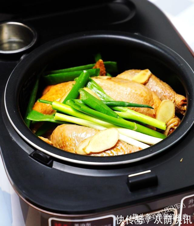 嘴馋想吃肉了，买只鸡丢进电饭煲，没想到色泽诱人香味扑鼻真好吃