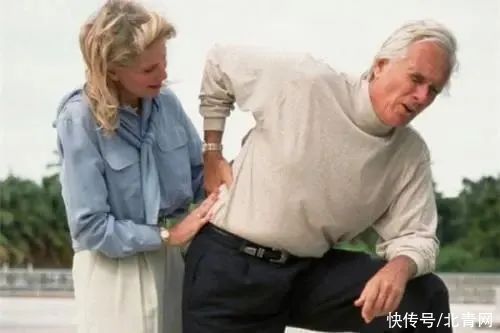 黑芝麻饼|补钙比牛奶还厉害！经常吃点它，健脑补钙，一口又香又脆