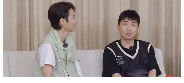 趣事|烧饼、孟鹤堂聊综艺趣事，讲述各自的“社死”现场，网友：真尴尬