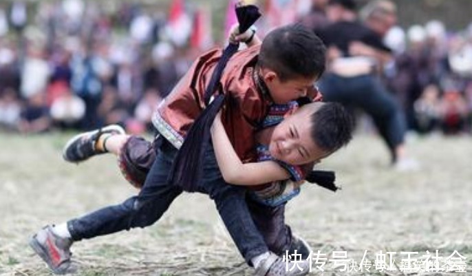 |笑话十则:她同意给我抄,成绩出来了,她倒数第一,我倒数第二