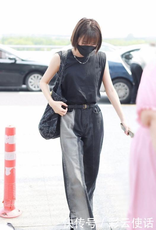 段奥娟瘦了之后穿衣服太好看了吧!白色T恤配条纹衬衫,明艳动人