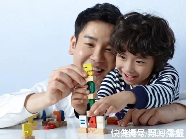 智商|你家娃智商被睡姿暴露了!睡时若有这4种表现,高智商没跑了