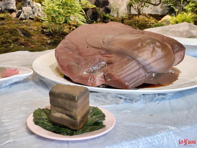 石头版|46岁玩石狂人创作石头版“满汉全席”!花光百万积蓄最终离婚