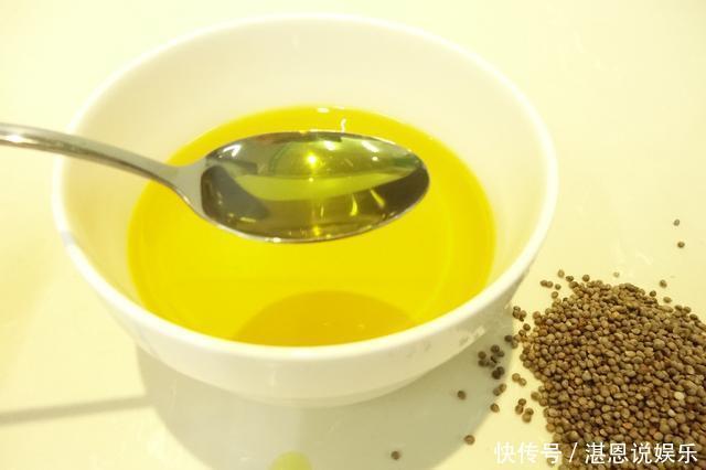 咸鸭蛋|50岁以后,不想得脑梗,忌食三物、做好三事,血管通畅人长寿