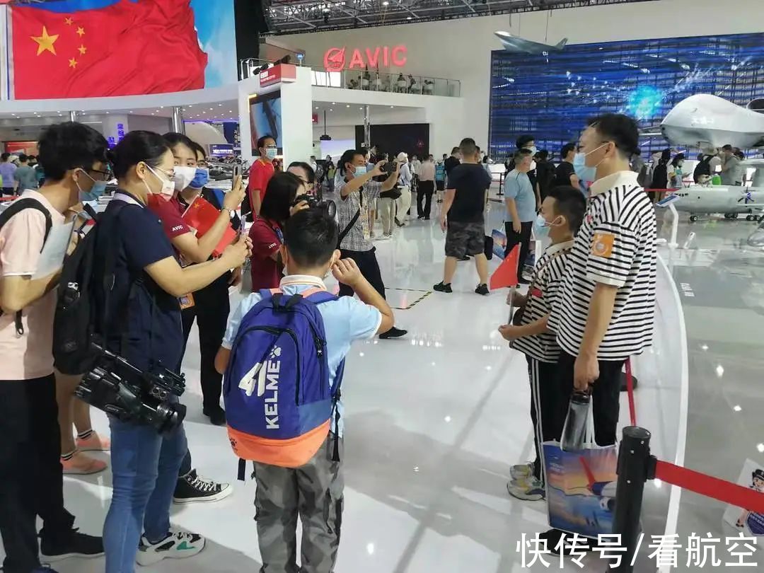 中国航展#一起感受中国航展现场国庆氛围