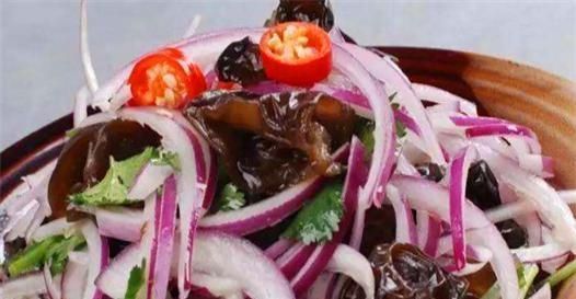 酒店厨师长透漏凉拌木耳小技巧,调汁才是关键,很多人都做错了