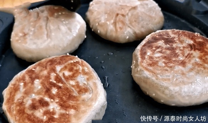 馅料|做馅饼时,别再和面了,试试此做法,外酥里嫩,比买的还好吃