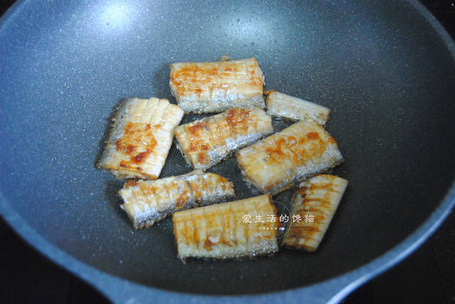 煎鱼|煎鱼总破皮?多加这1步,鱼皮完整,任翻不破,出锅太完美了