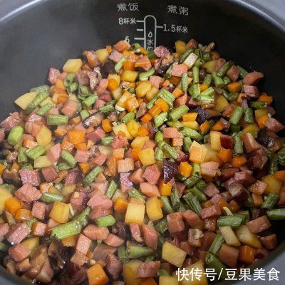 腊肉|好吃的腊肉豆角焖饭,是不是很有食欲呀