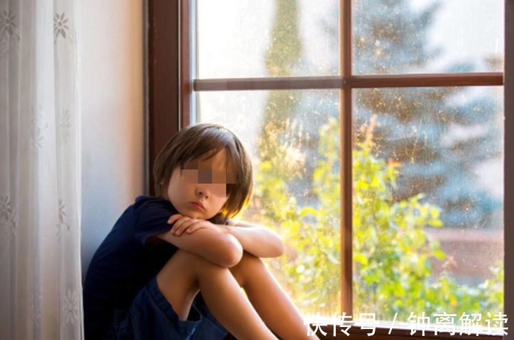 孩子|“新型家庭暴力”出现,不打不骂却更伤孩子,很多家长还不自知