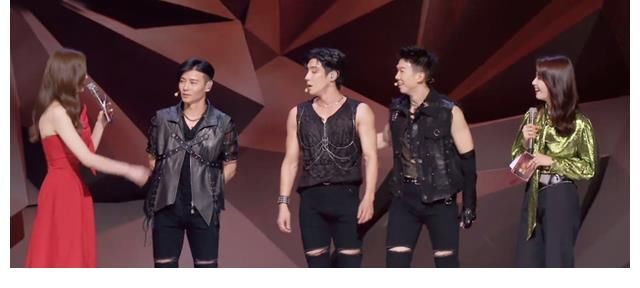 《哥哥》成團(tuán)隱藏C位，觀眾錯(cuò)罵張?jiān)讫垼?jié)目力捧的人終浮出水面