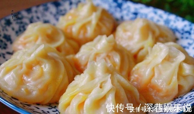 南瓜丝|懒人小笼包，比蟹黄包还好吃，鲜香多汁，不发面不揉面，出锅必光