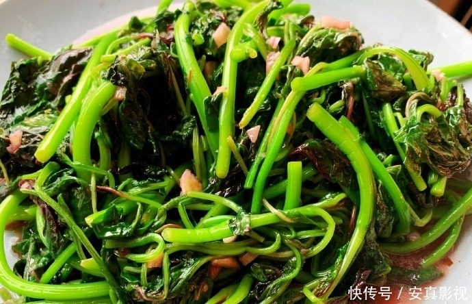 晚餐|黄磊晒自制晚餐,瞬间被点赞过万,网友:黄小厨的画风变了!