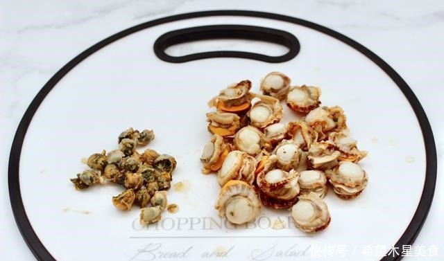 扇贝肉|冬天就爱这一锅,海鲜木耳豆腐羹,鲜香清淡又营养,常吃吃不够