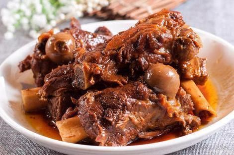 诱发|年龄越大,越要忌口?医生建议:50岁后,这些食物,能不吃就不吃