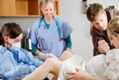 实习|分娩时最尴尬的事是什么？网友：你试过一堆男医生围着你吗？