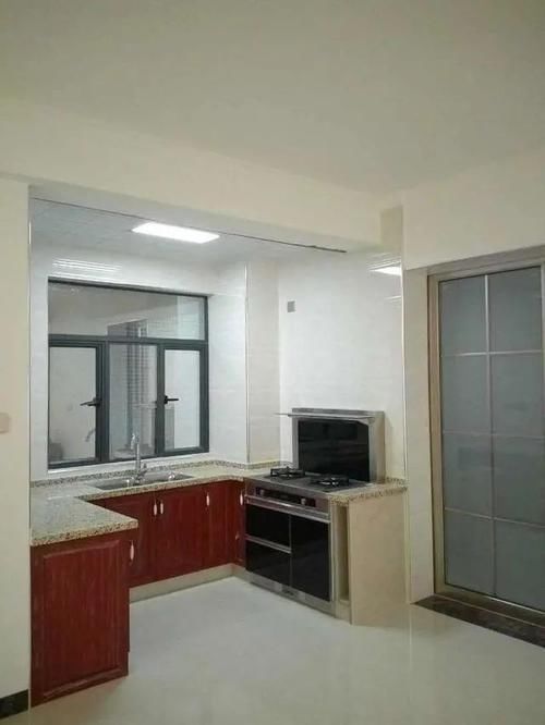 老婆|老婆坚持把厨房装到餐厅,房子装修完,邻居纷纷上门参观!