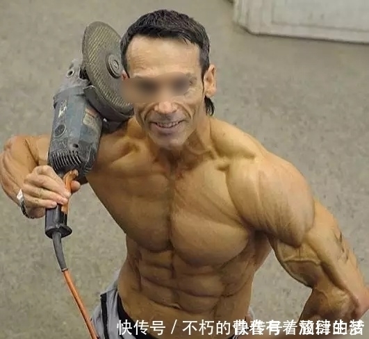 体脂|47岁工地大叔体脂仅4%,恐怖如“干尸”,网友:拼命健身何必呢?