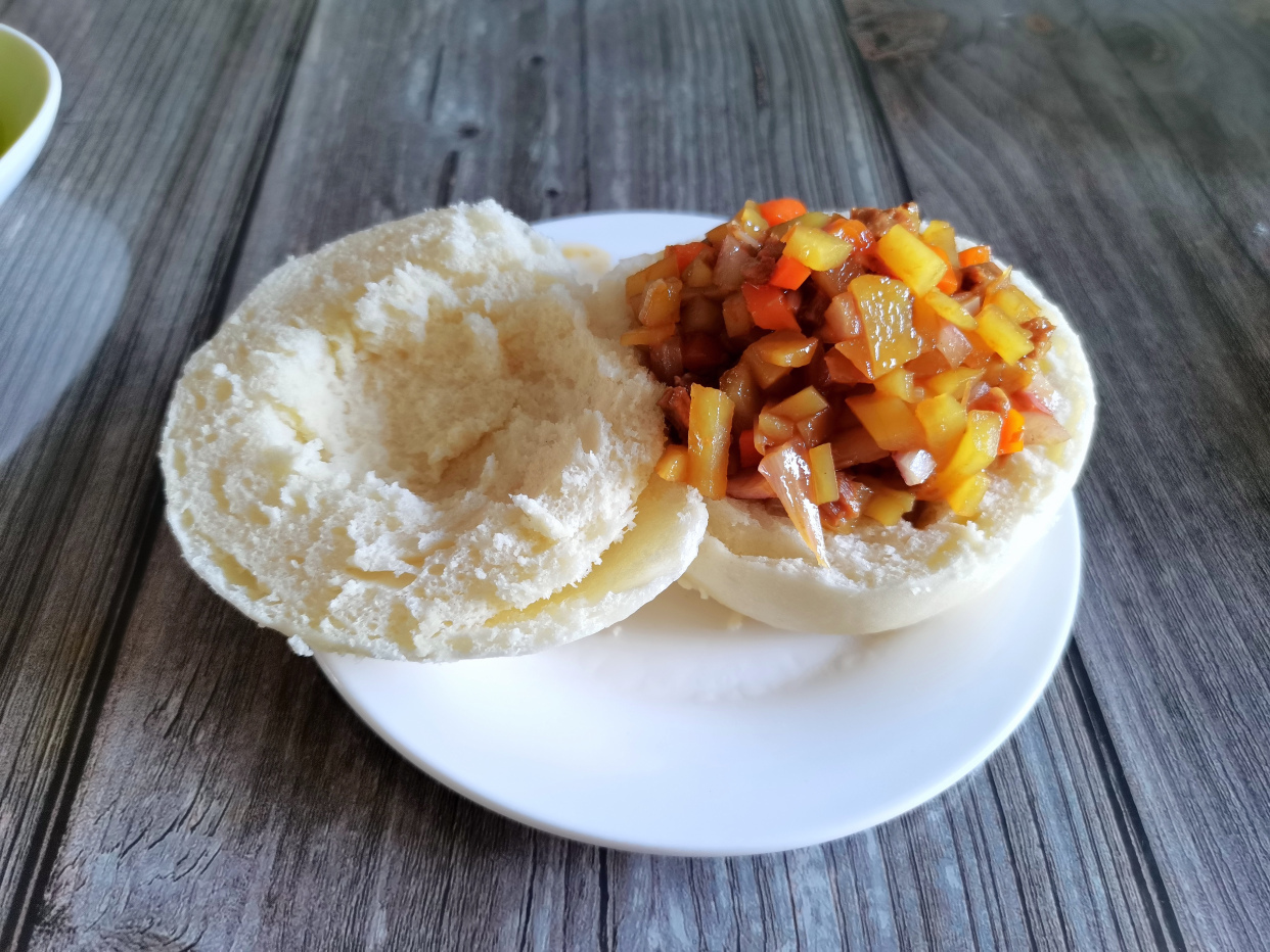 早餐做了中式汉堡，丈夫和孩子吃了连夸赞，你也给家人试试吧！