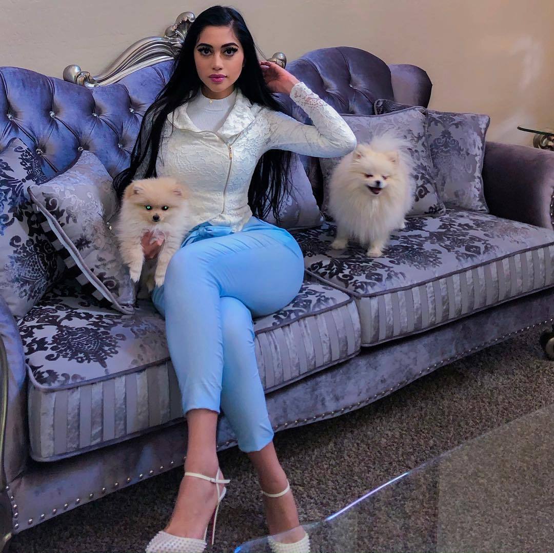 动作|21岁健身女孩坐拥950多万粉丝，傲娇身材让她名利双收