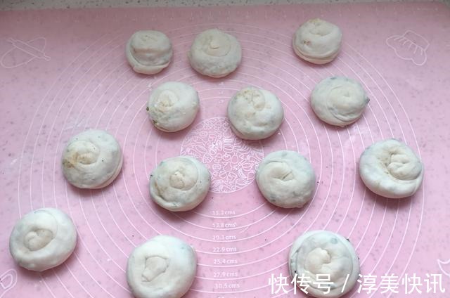 自从学会这饼做法，我家1周1袋面，三天两头做一次，外酥里嫩太香