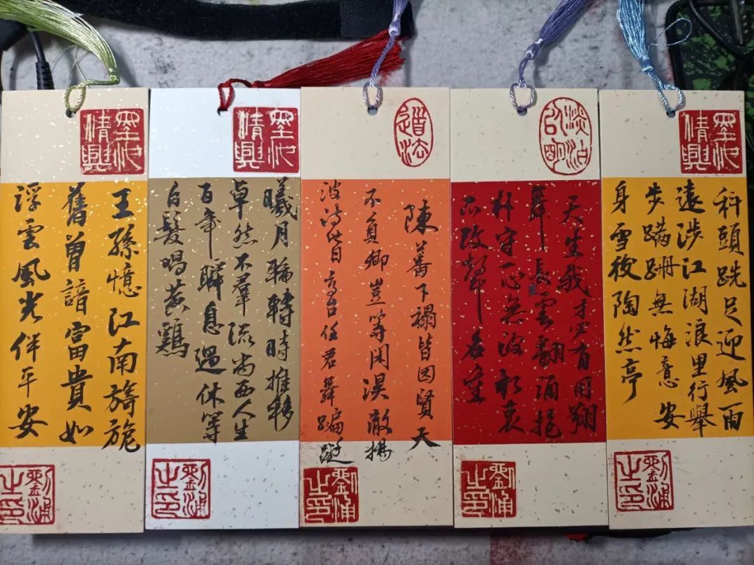 陈志豪|湖南老师把45名毕业生名字分别写成诗！藏头诗、嵌名诗……你读懂了几首？