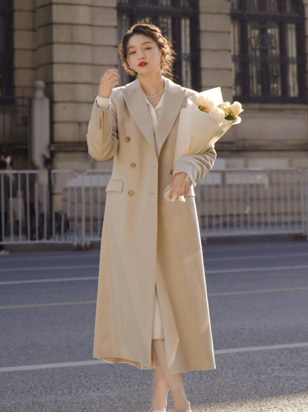 优雅|见过世面的女人,衣橱里都少不了“大衣”,时尚优雅又能提气质