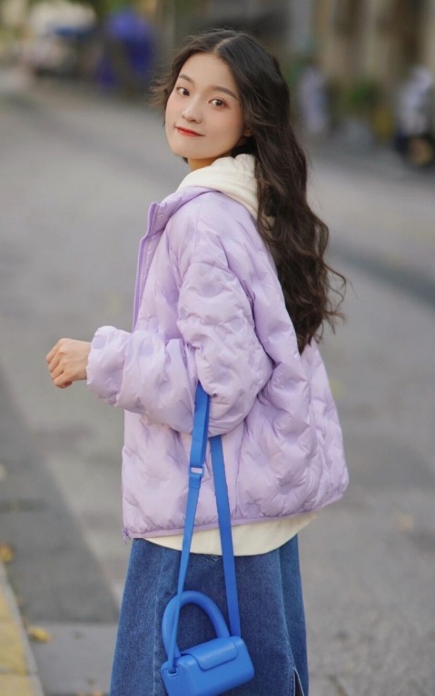 芭比 讲真,羽绒服穿这3种颜色太美了,时髦又保暖,适合黄黑皮