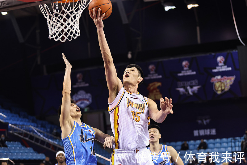 北京男篮|22分7篮板6助攻!212CM高塔力扛首钢双塔,成山西队赢球第一功臣