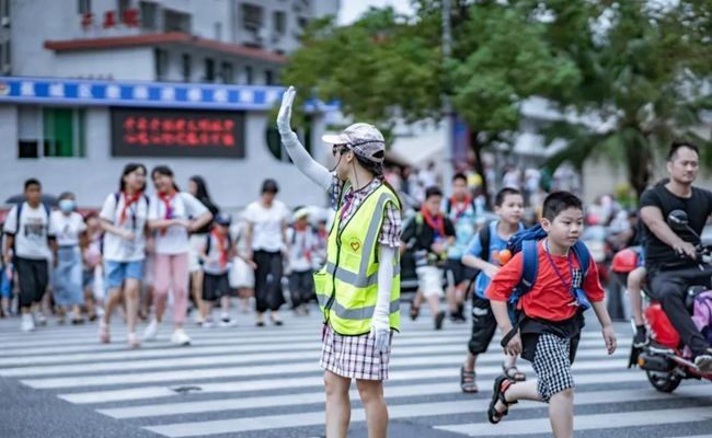 志愿者|宁德蕉城：家长志愿者护航学生安全