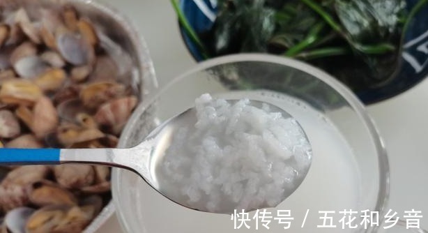 为人父母|青岛一家三口的晚餐,在朋友圈火了,不剩菜不浪费,网友太寒酸!