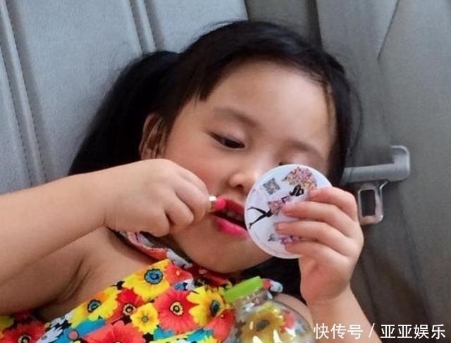 激素|10岁小学生化浓妆,用“神仙水”湿敷抗衰老,网友:明显在作死