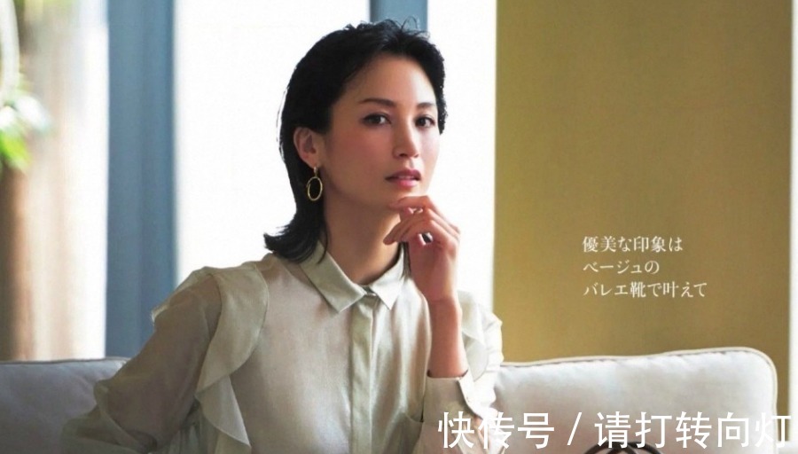 小卷 四五十岁的女性换发型,与其为了减龄去装嫩,不如优雅知性显高级