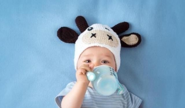 母乳喂养|为什么吃奶粉的孩子,比吃母乳的孩子长的胖?总结出四大点原因